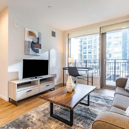 Full Private Apt Downtown Seaport